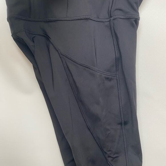 Lululemon Fast and Free Crop 19‘‘ Black 4 EUC - Picture 7 of 7